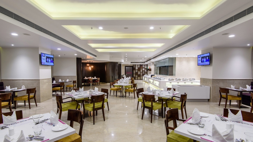Imagen del bar/restaurante del Hotel Regenta Central Jaipur. Foto 4