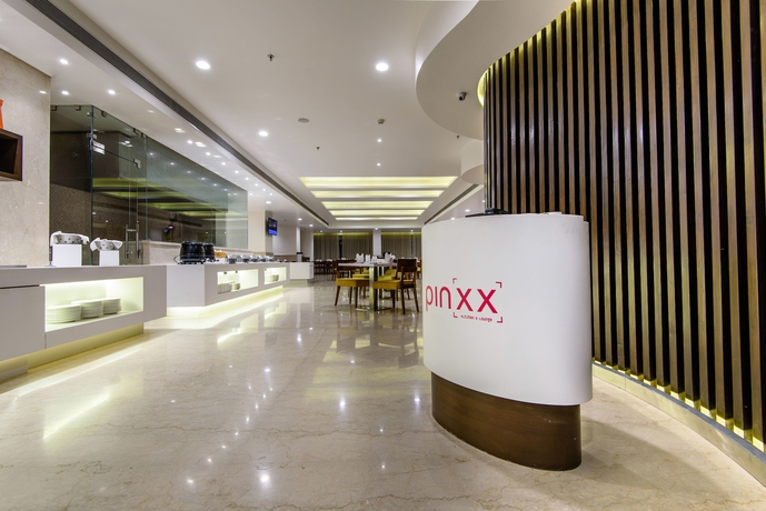 Imagen del bar/restaurante del Hotel Regenta Central Jaipur. Foto 5