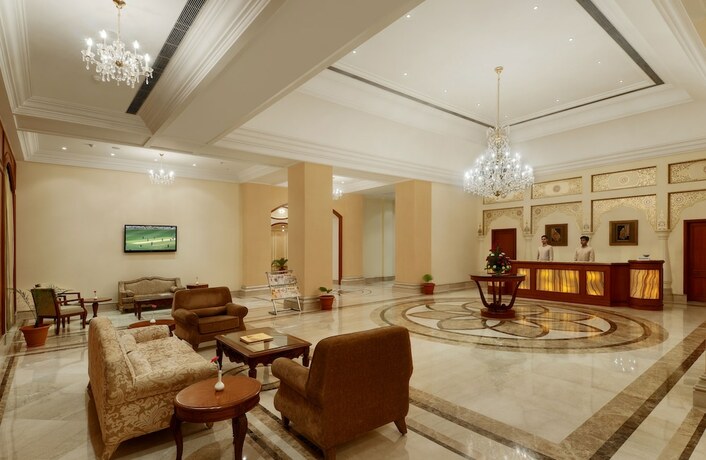 Imagen general del Hotel Regenta Central Lucknow By Royal Orchids Limited. Foto 2