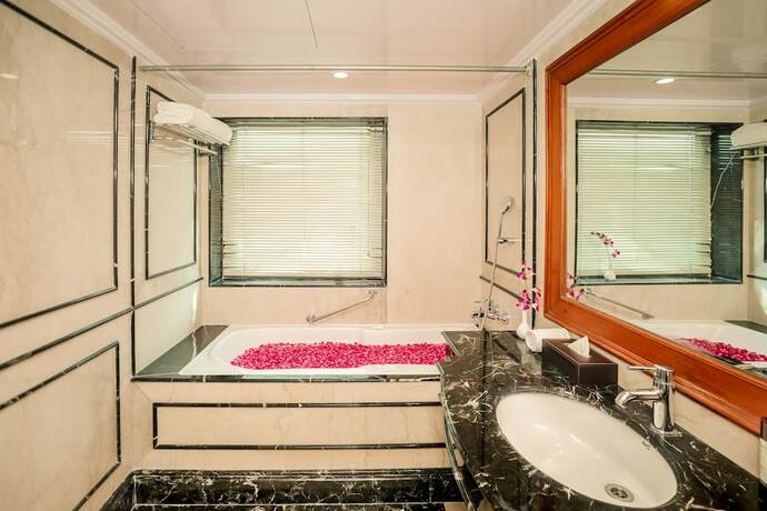 Imagen de la habitación del Hotel Regenta Central Lucknow By Royal Orchids Limited. Foto 13