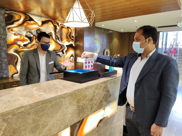 Imagen de los interiores del Hotel Regenta Central Noida. Foto 19