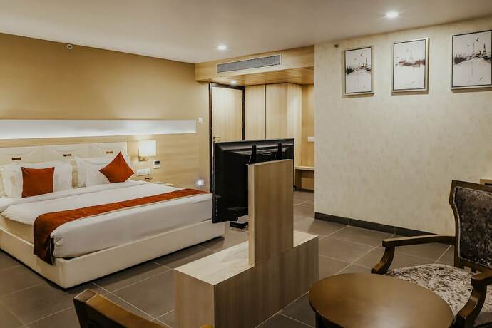 Imagen de la habitación del Hotel Regenta Central Somnath. Foto 18