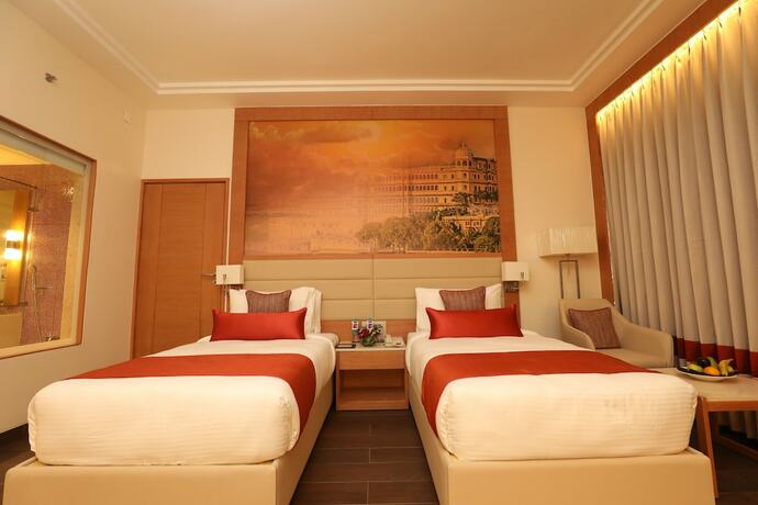 Imagen de la habitación del Hotel Regenta Central Udaipur. Foto 13