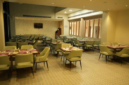 Imagen general del Hotel Regenta Dwarka. Foto 12