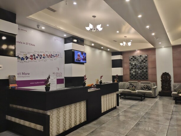 Imagen de los interiores del Hotel Regenta Inn. Foto 30