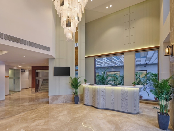 Imagen de los interiores del Hotel Regenta Place Ahmedabad. Foto 16