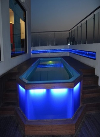 Imagen de la piscina del Hotel Regenta Place Amritsar. Foto 13