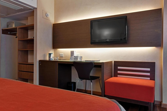 Imagen de los exteriores del Hotel Regente Palace. Foto 9