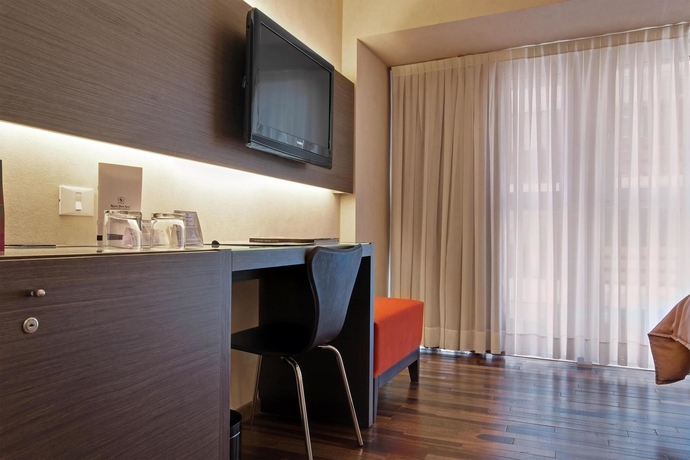 Imagen de los exteriores del Hotel Regente Palace. Foto 11