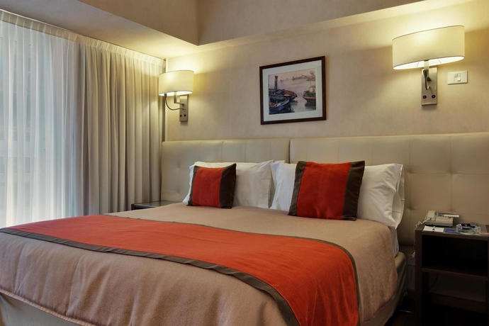 Imagen de los exteriores del Hotel Regente Palace. Foto 12