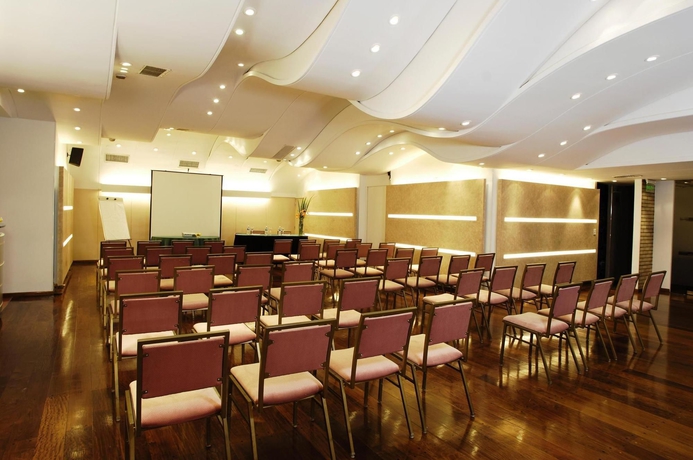 Imagen de los interiores del Hotel Regente Palace. Foto 14