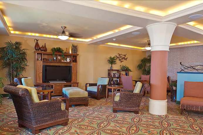 Imagen de los interiores del Hotel Reges Oceanfront Resort. Foto 20