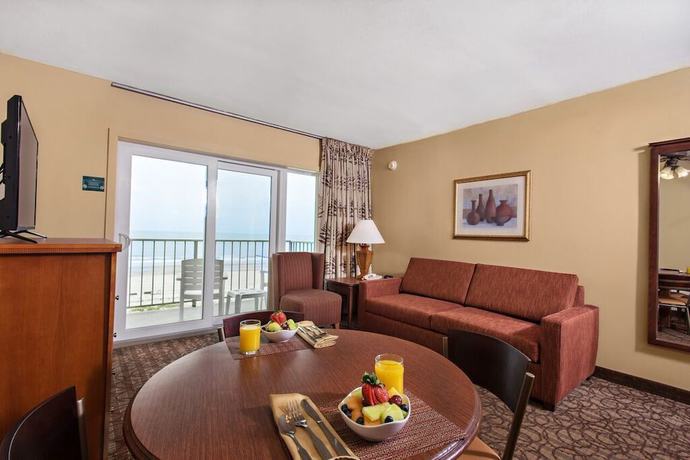 Imagen de la habitación del Hotel Reges Oceanfront Resort. Foto 18