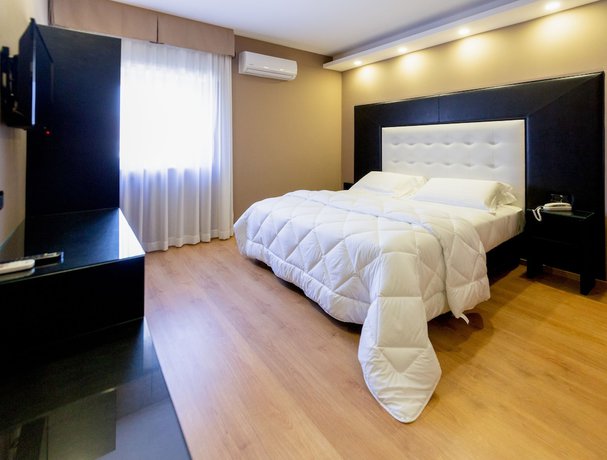 Imagen de la habitación del Hotel Reggia Suite Spa. Foto 4