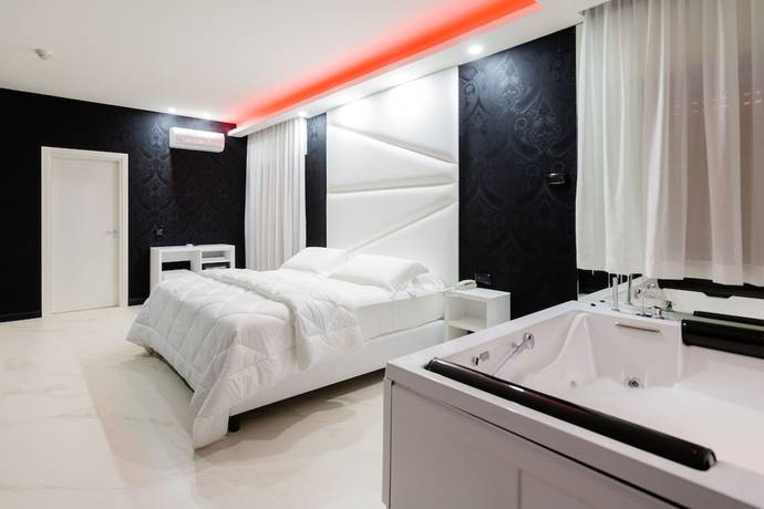 Imagen de la habitación del Hotel Reggia Suite Spa. Foto 14