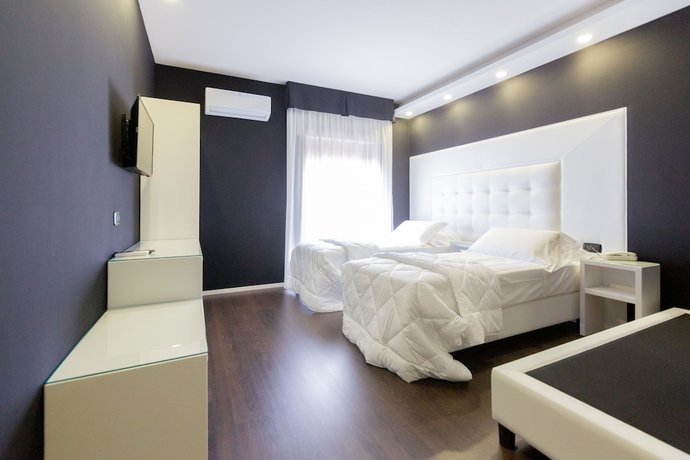 Imagen de la habitación del Hotel Reggia Suite Spa. Foto 15