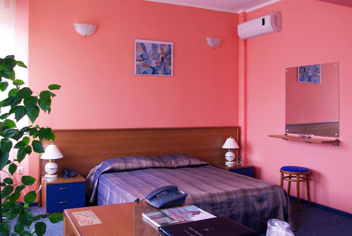 Imagen de la habitación del Hotel Reghina Hotel. Foto 5