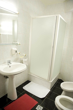Imagen de la habitación del Hotel Reghina Hotel. Foto 7