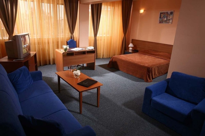 Imagen de la habitación del Hotel Reghina Hotel. Foto 8