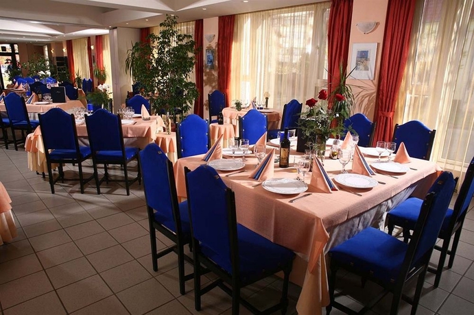 Imagen del bar/restaurante del Hotel Reghina Hotel. Foto 3