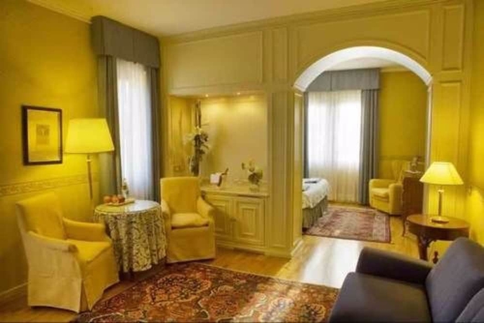 Imagen de la habitación del Hotel Regina Adelaide. Foto 12