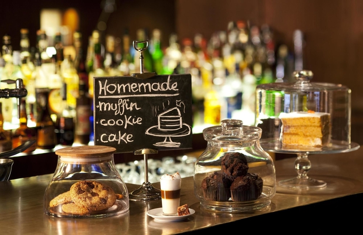 Imagen del bar/restaurante del Hotel Regina Barcelona. Foto 4