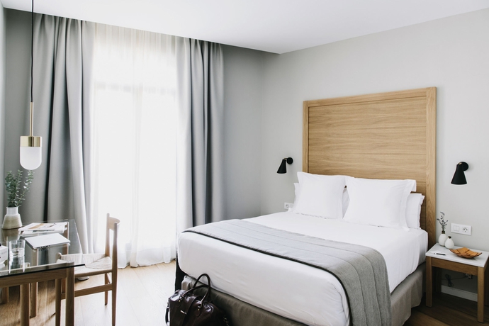 Imagen de la habitación del Hotel Regina Barcelona. Foto 14