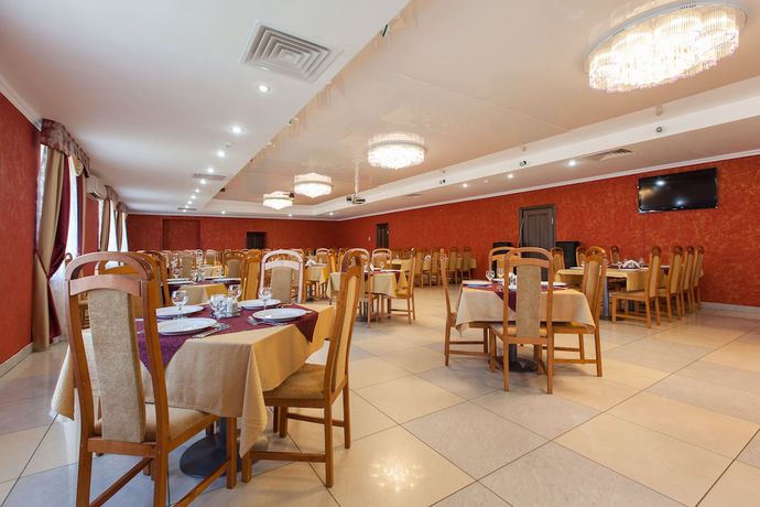 Imagen del bar/restaurante del Hotel Regina Bolgar. Foto 4