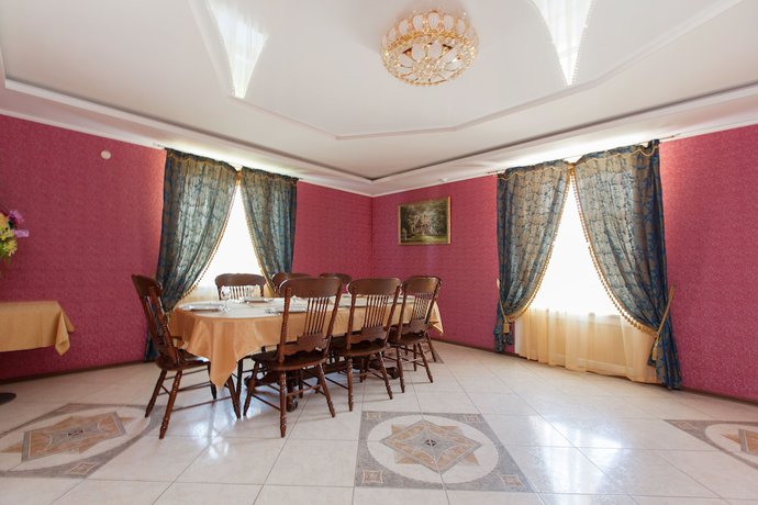 Imagen del bar/restaurante del Hotel Regina Bolgar. Foto 5