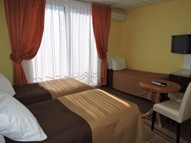 Imagen de la habitación del Hotel Regina, Cannes. Foto 2