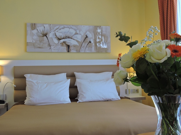 Imagen de la habitación del Hotel Regina, Cannes. Foto 3