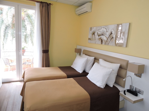 Imagen de la habitación del Hotel Regina, Cannes. Foto 5