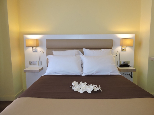Imagen de la habitación del Hotel Regina, Cannes. Foto 6