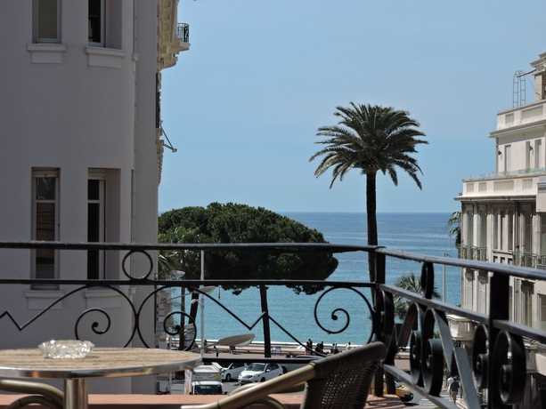 Imagen de la habitación del Hotel Regina, Cannes. Foto 9