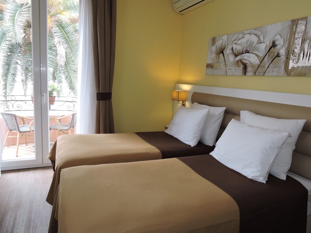 Imagen de la habitación del Hotel Regina, Cannes. Foto 12