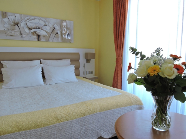 Imagen de la habitación del Hotel Regina, Cannes. Foto 13