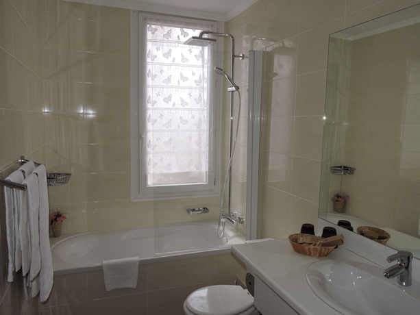 Imagen de la habitación del Hotel Regina, Cannes. Foto 19