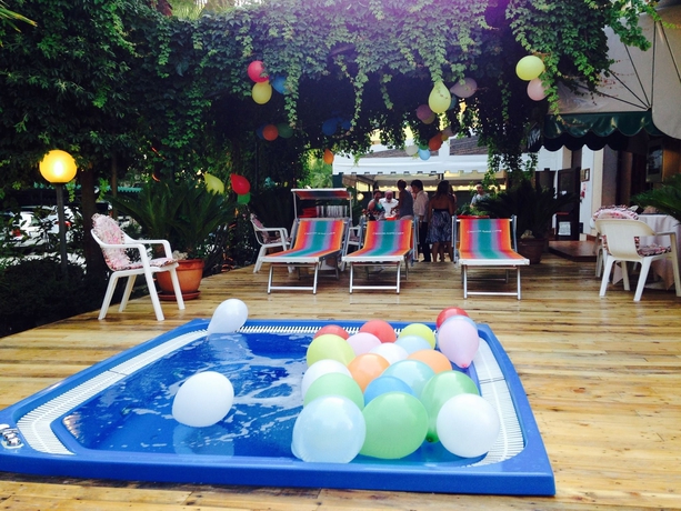 Imagen de los exteriores del Hotel Regina, Caorle. Foto 12