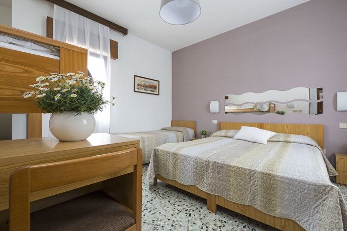 Imagen de la habitación del Hotel Regina, Caorle. Foto 10