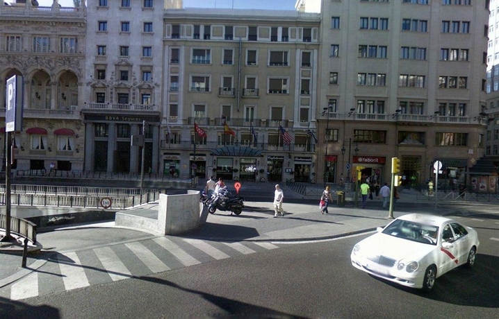 Imagen de los exteriores del Hotel Regina, Centro de Madrid. Foto 23