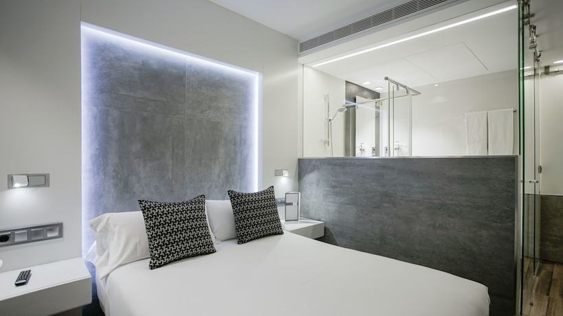 Imagen de la habitación del Hotel Regina, Centro de Madrid. Foto 20