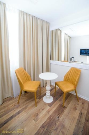 Imagen de la habitación del Hotel Regina City. Foto 7