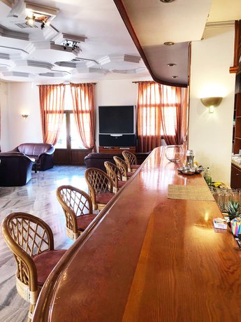 Imagen del bar/restaurante del Hotel Regina Corfu. Foto 4