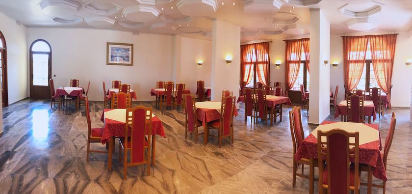 Imagen del bar/restaurante del Hotel Regina Corfu. Foto 5