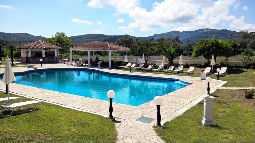 Imagen de la piscina del Hotel Regina Corfu. Foto 20