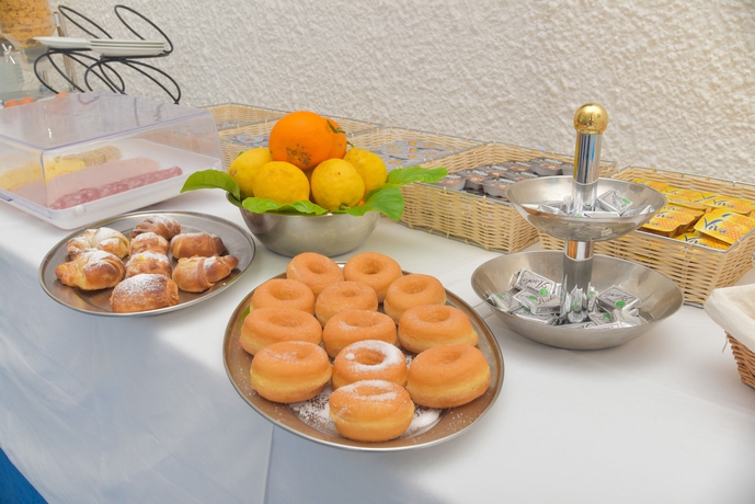 Imagen del bar/restaurante del Hotel Regina Del Mare. Foto 2