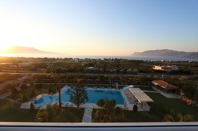 Imagen de los exteriores del Hotel Regina, Drapanias. Foto 14