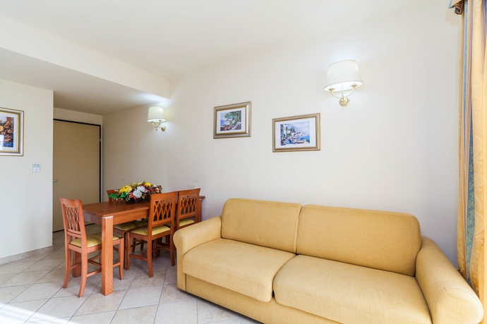 Imagen de los interiores del Hotel Regina Elena. Foto 16