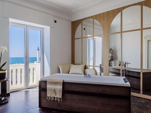 Imagen de la habitación del Hotel Regina Experimental Biarritz. Foto 3