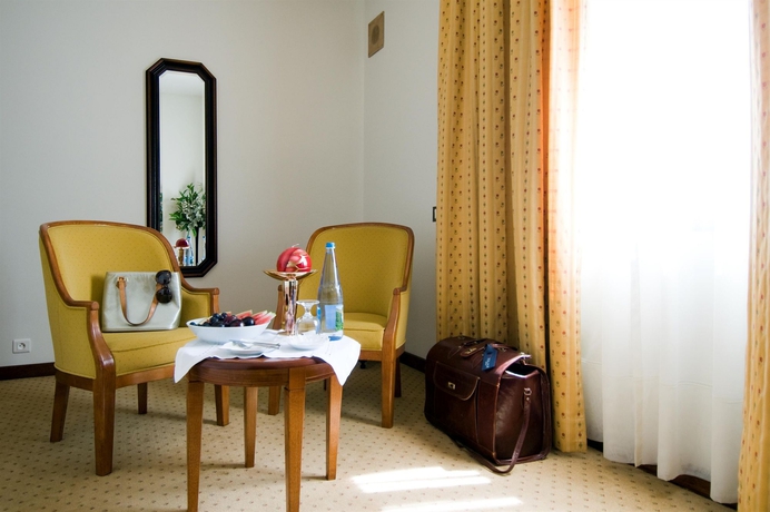 Imagen de la habitación del Hotel Regina, Fatima. Foto 6